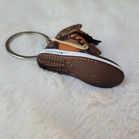 New Luxury Inspired Keychain / LAST ONE in Brown - Picture 4 of 5